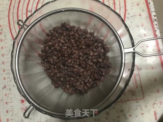 南瓜栗香蜜豆卷的做法步骤：2
