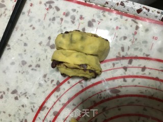 南瓜栗香蜜豆卷的做法步骤：16