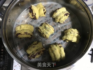 南瓜栗香蜜豆卷的做法步骤：17