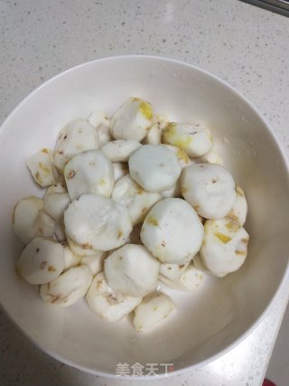 银耳荸荠甜汤的做法步骤：2