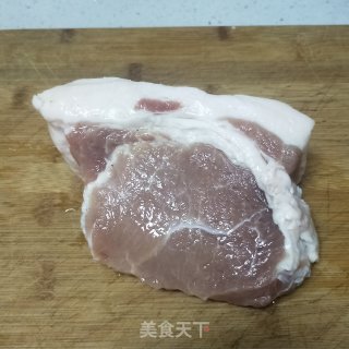 白菜猪肉水饺的做法步骤：1