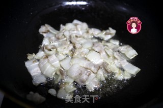 猪肉酸菜粉丝鱼丸的做法步骤：5