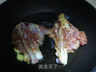 香煎鸡腿的做法步骤：4