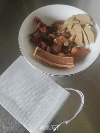 卤牛肉的做法步骤：2