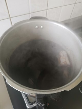 卤牛肉的做法步骤：3