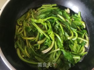 胡萝卜菠菜烩豆腐皮的做法步骤：3