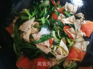 胡萝卜菠菜烩豆腐皮的做法步骤：11