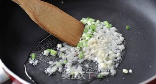 家常菜的新吃饭：蒜苗炒肉的做法步骤：3