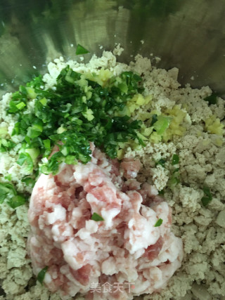 香炸豆腐圆子的做法步骤：2