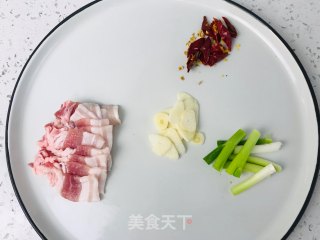 手撕包菜的做法步骤：2