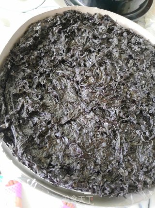 宝宝辅食—自制海苔芝麻粉的做法步骤：1