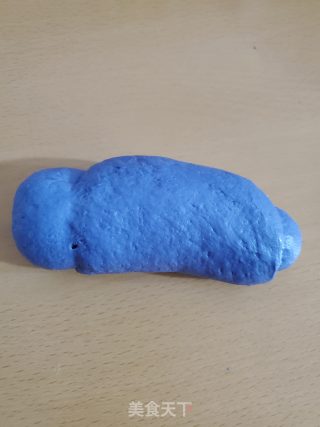 蓝色妖姬馒头的做法步骤：5