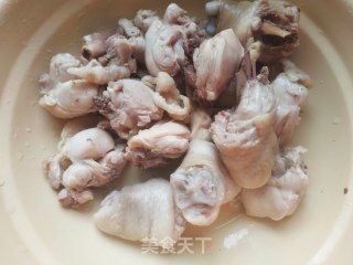 香菇炖鸡腿的做法步骤：6