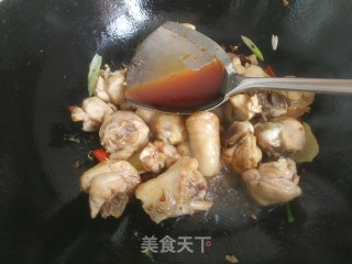 香菇炖鸡腿的做法步骤：8