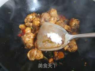 香菇炖鸡腿的做法步骤：10
