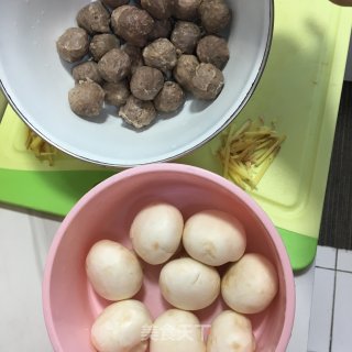 蘑菇牛肉丸汤的做法步骤：1