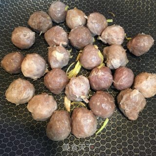 蘑菇牛肉丸汤的做法步骤：4