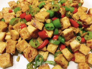双椒炒豆腐的做法步骤：11