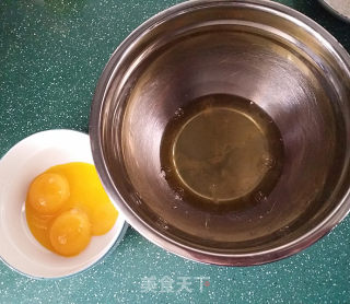 抹茶奶油蛋糕卷的做法步骤：2