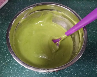 抹茶奶油蛋糕卷的做法步骤：11