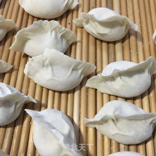 白菜姬松茸肉饺的做法步骤：19