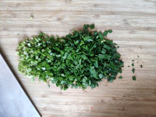 韭菜鸡蛋饼的做法步骤：2