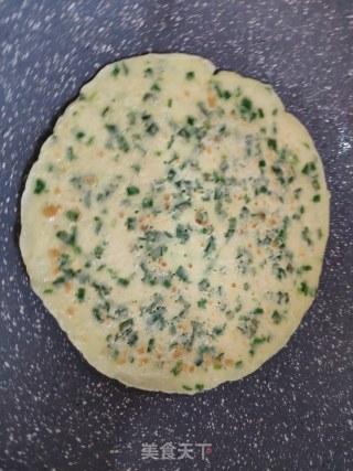 韭菜鸡蛋饼的做法步骤：7
