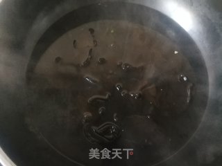 洋葱木耳拌西兰花梗儿的做法步骤：4