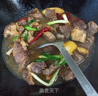 红炖牛腩块的做法步骤：7