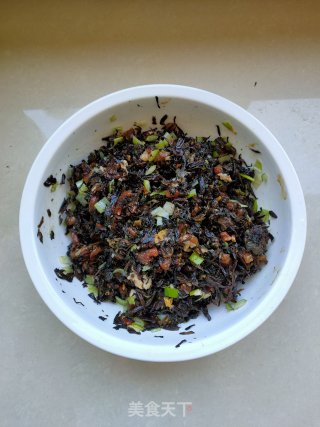 南瓜发面梅干菜包子的做法步骤：2