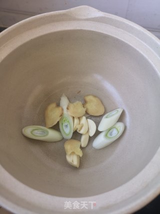 白菜砂锅的做法步骤：2