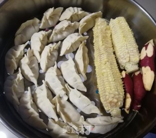 玉米猪肉饺的做法步骤：5