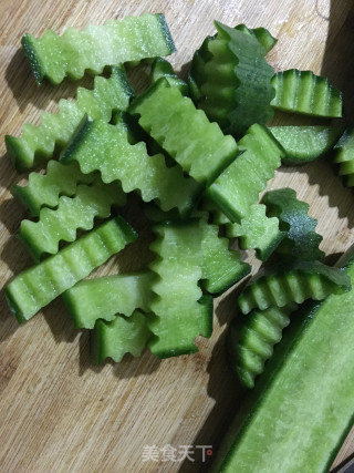 脆皮萝卜的做法步骤：1