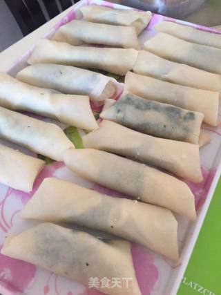 荠菜春卷的做法步骤：8