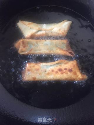 荠菜春卷的做法步骤：9