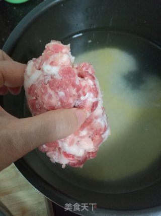 护眼枸杞叶瘦肉粥的做法步骤：2