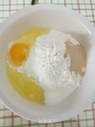 牛奶排包的做法步骤：1