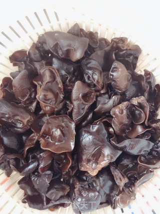 小清新酱泡鸡爪的做法步骤：2