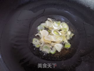 西芹炒双耳的做法步骤：5