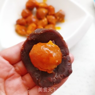 彩虹蛋黄酥的做法步骤：2