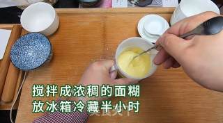 美式小吃热狗棒，酥软美味点心，奶香气十足。材料简单，自己动手几步就可以制作出来的美食，快来试试吧。的做法步骤：3