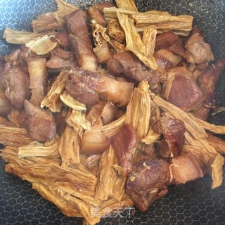 腐竹烧肉的做法步骤：7