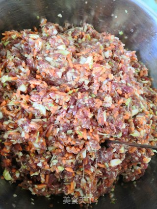 肉球牛肉蒸饺的做法步骤：2