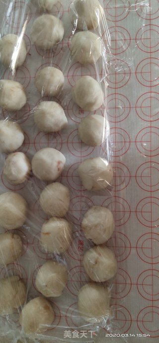 蛋黄酥的做法步骤：8