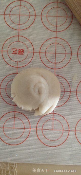 蛋黄酥的做法步骤：11