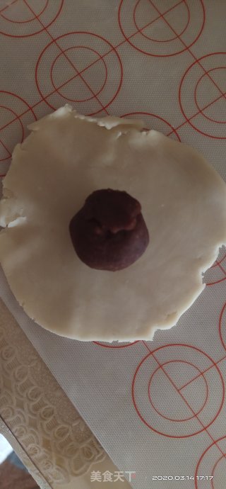 蛋黄酥的做法步骤：13