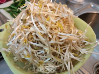 韭菜炒豆芽的做法步骤：3