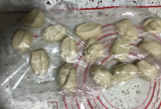 韭菜香干包子的做法步骤：10