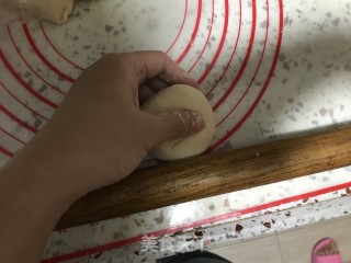 韭菜香干包子的做法步骤：11