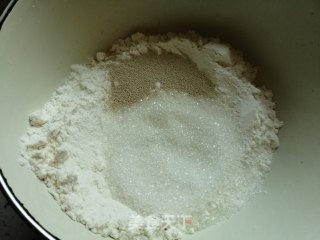 蒸面包的做法步骤：1